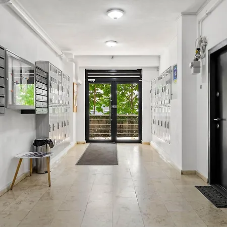 Stories Daire Bükreş